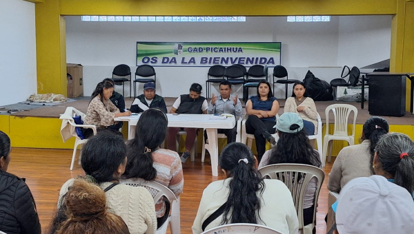 GADP PICAIHUA SOCIALIZÓ PROYECTO PARA EL MERCADO PARROQUIAL 